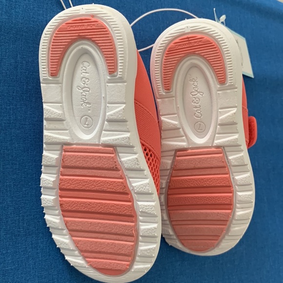 NWT coral versatile sneaker /water shoe - Picture 2 of 3